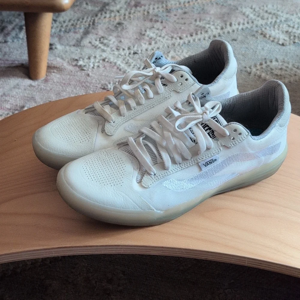 Vans - Picture 1 of 3